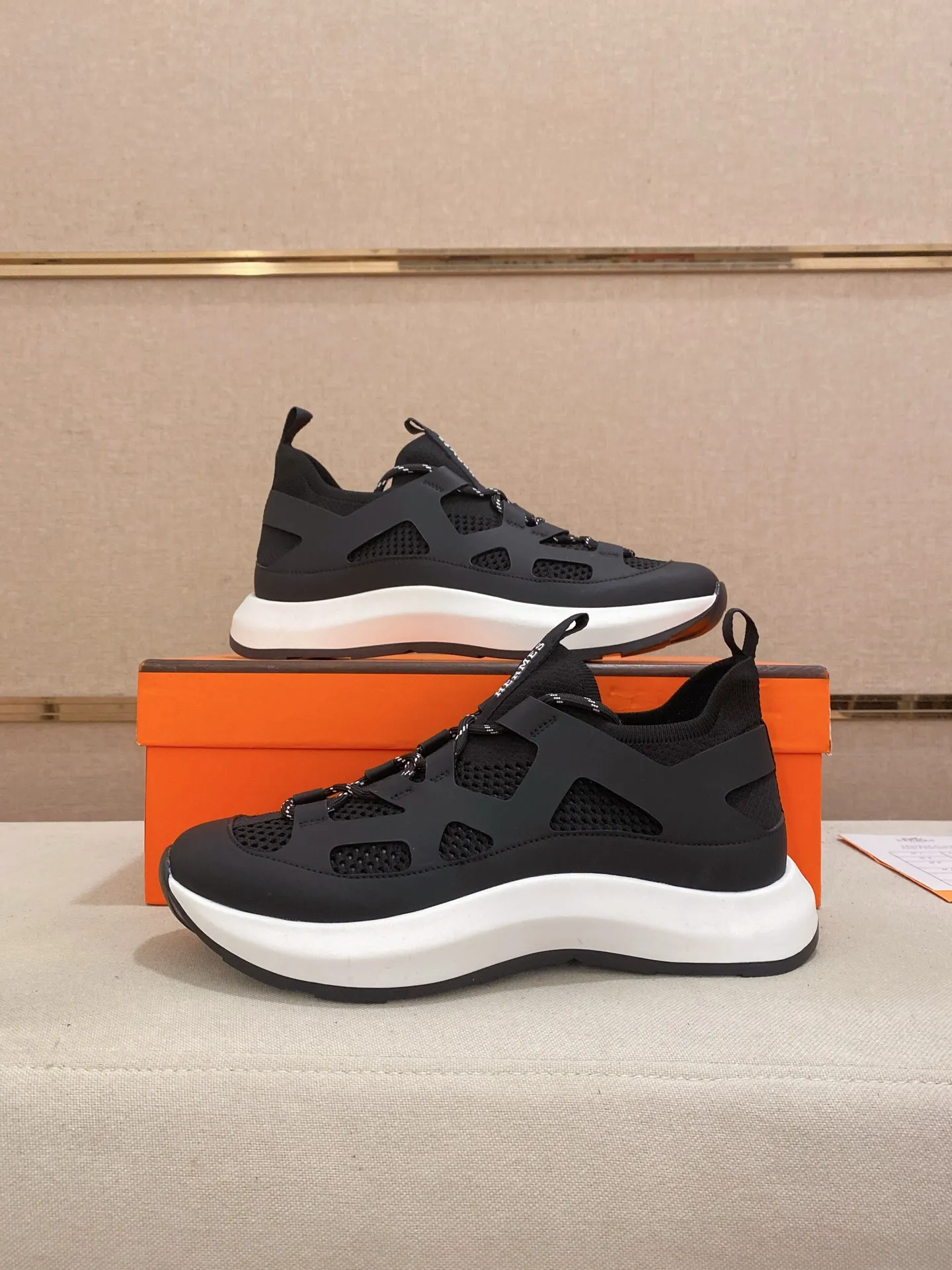 Men's clothing and shoes💰: 660💰《HERMES》【Classic Original Version】Hermès; Top 🔝 Purchasing Agency 🔍🔍Men’s latest 🇺🇸 counters are on sale simultaneously, original imported from Italy ▲▲Silk cowhide with breathable fabric ▲▲ (high-end and expensive Qi·Grade) Exquisite workmanship (Italian 🇮🇹Imported water-dyed 🐂cowhide lining) Sole: Original sole provided by the original factory, ⚠️Exclusive double-layer activity·TPR·Rubber·Combined molded outsole; Super·comfortable·wear-resistant·non-slip·environmental protection The real thing is more beautiful when photographed (high quality, following orders). You can enter and leave the counter at will * Number of yards: 38·39·40·41·42·43·44·45